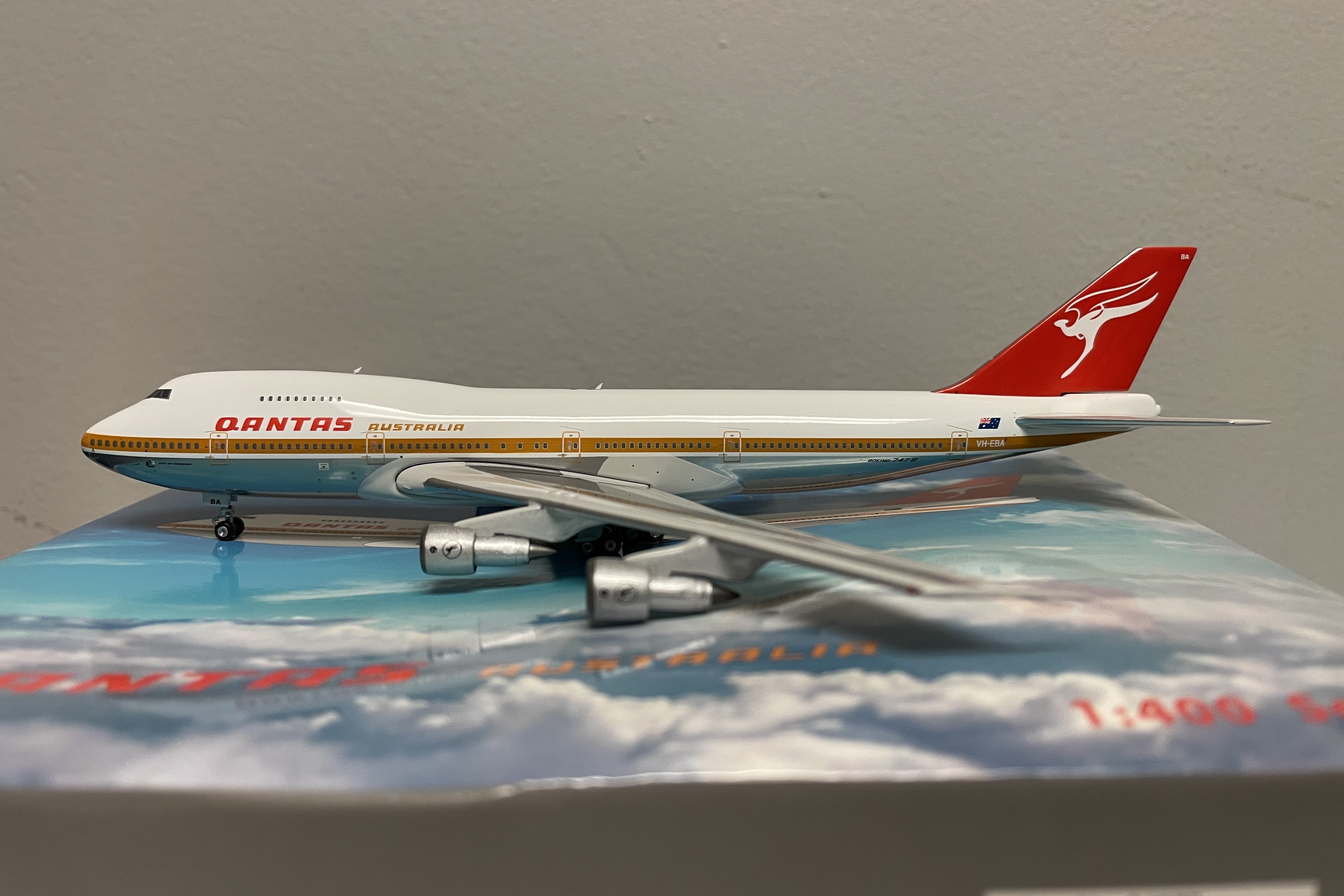 1:400 Phoenix Models Qantas Airways Boeing 747-200 