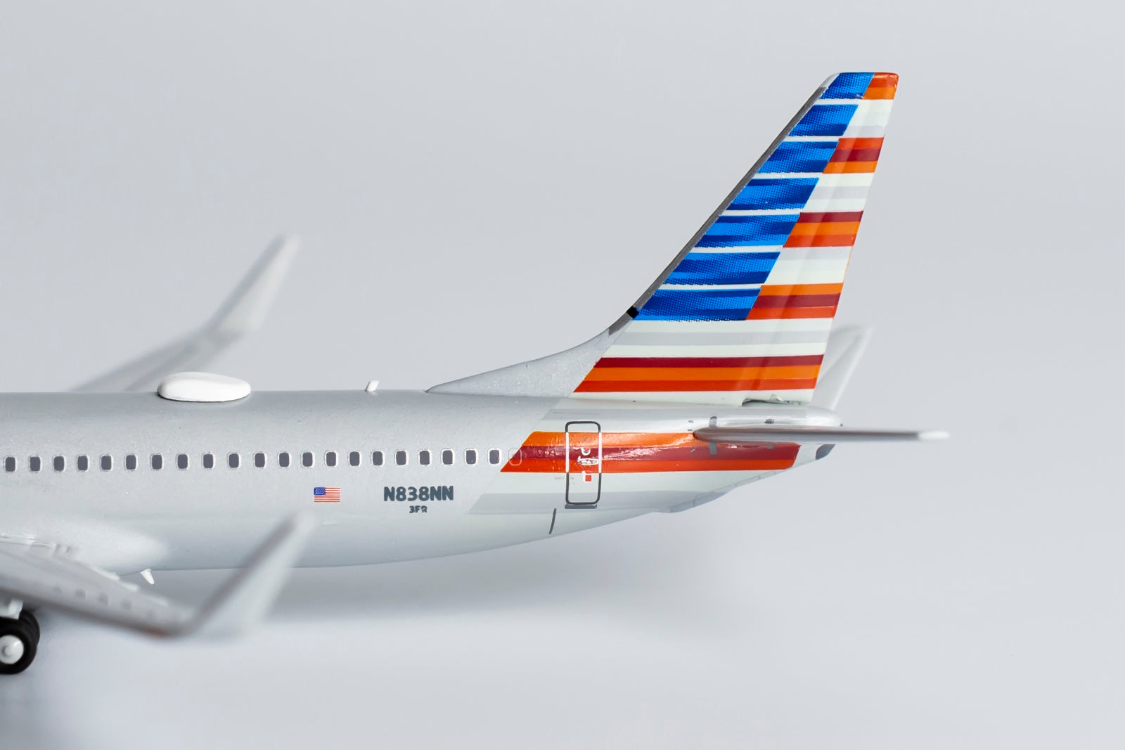 1:400 NG Models American Airlines Boeing 737-800 