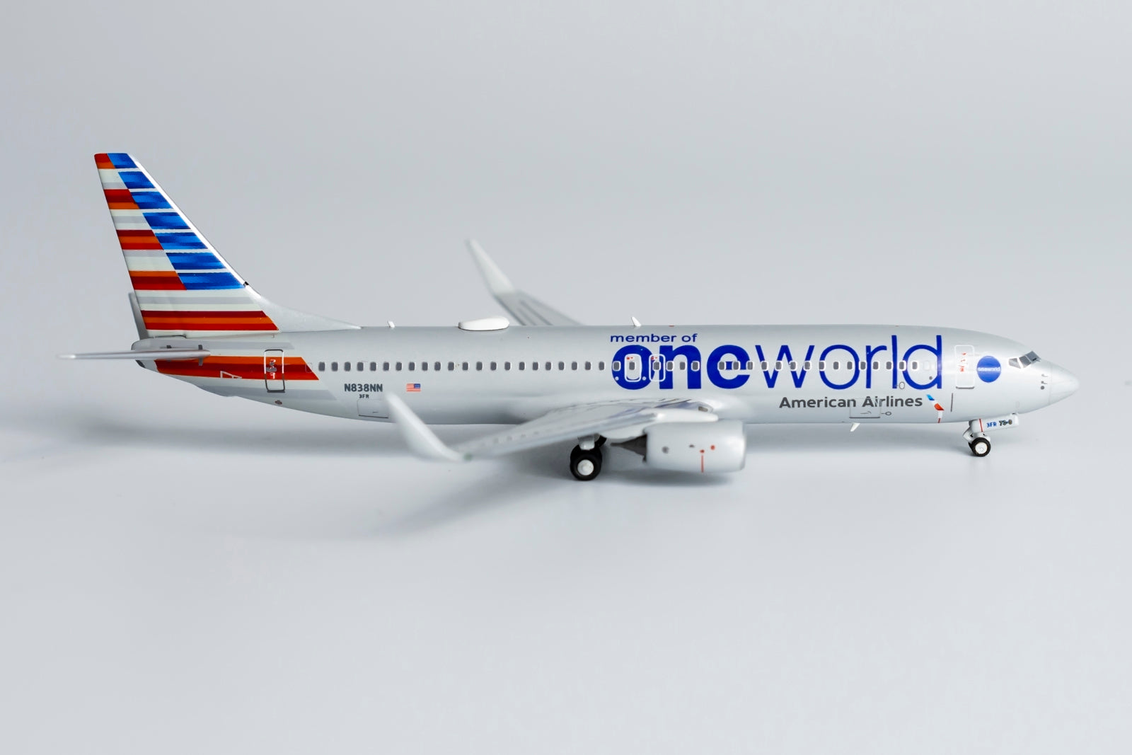 1:400 NG Models American Airlines Boeing 737-800 