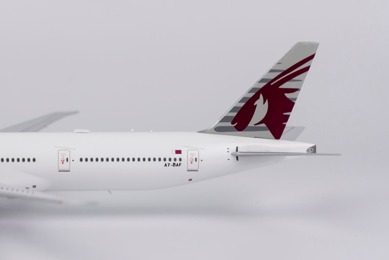 1:400 NG Models Qatar Airways Boeing 777-300ER 