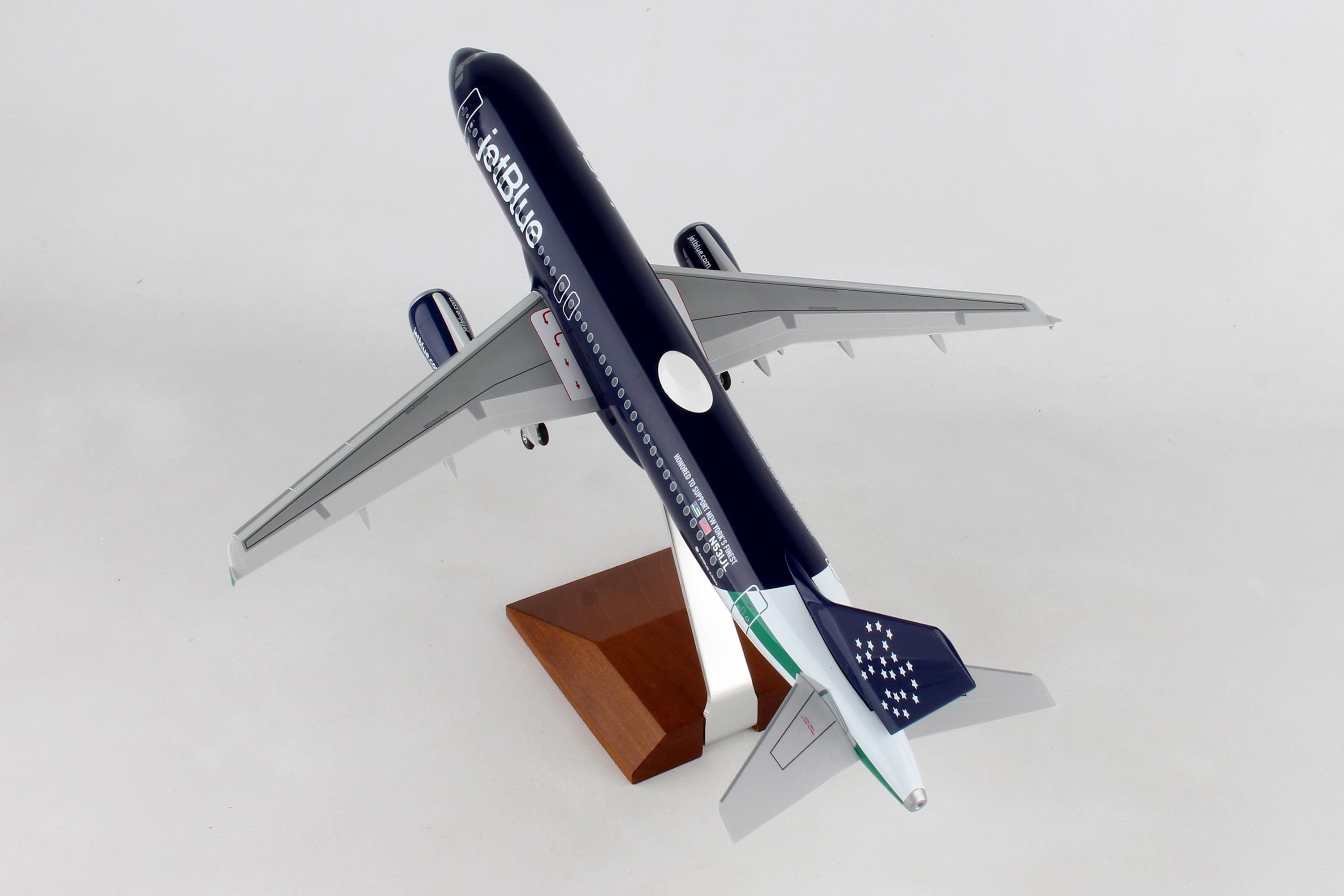 SKYMARKS JETBLUE A320 1/100 NYPD W/WOOD STAND & GEAR – RM Model Store