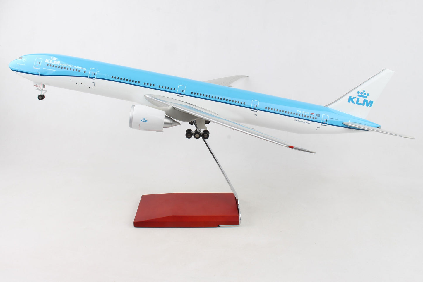 SKYMARKS KLM 777-300 1/100 W/WOOD STAND & GEAR