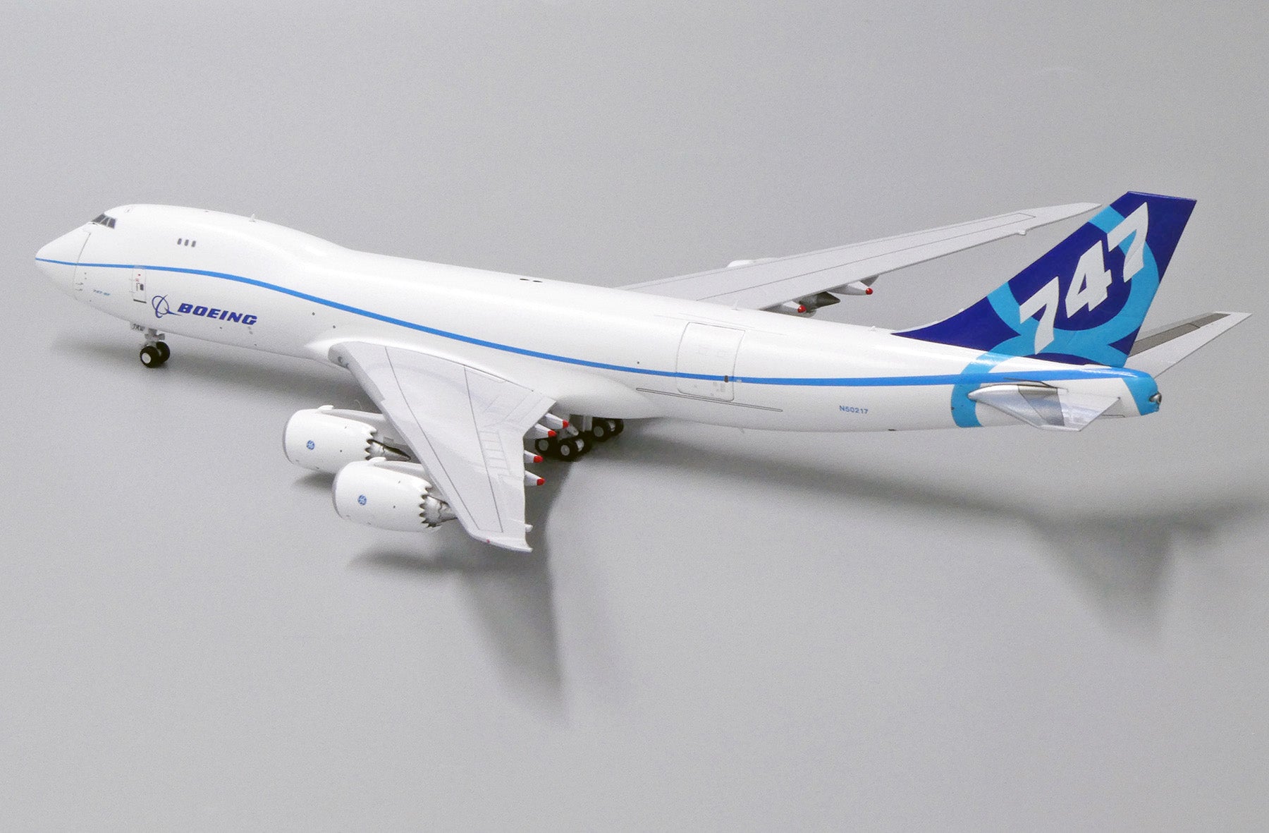 1:400 JC Wings Boeing Company 747-8F 