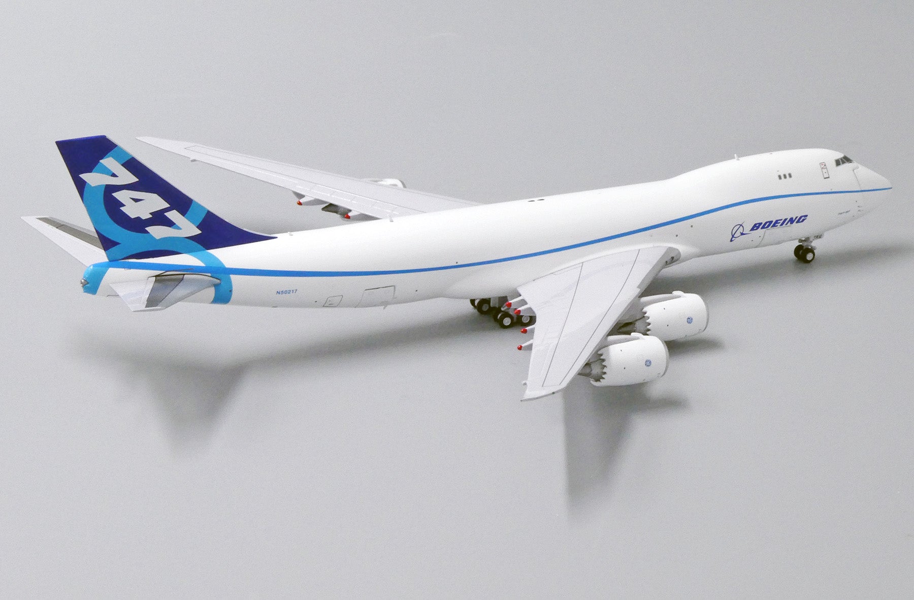 1:400 JC Wings Boeing Company 747-8F 