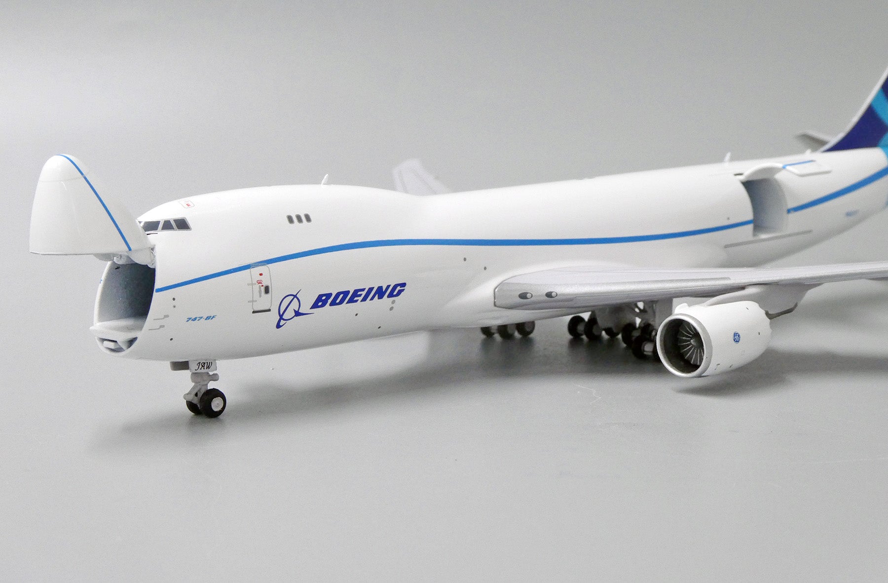 1:400 JC Wings Boeing Company 747-8F 