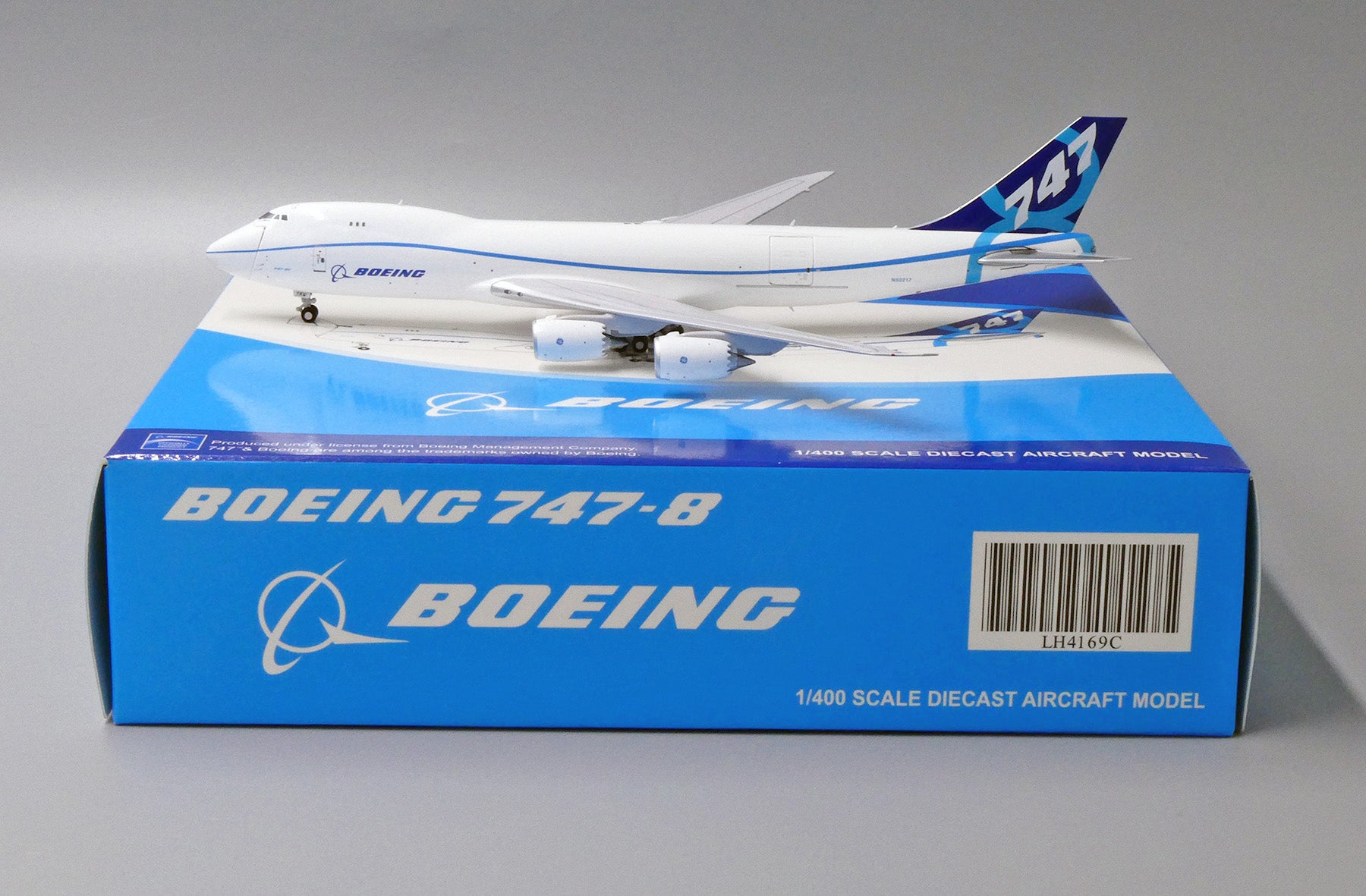 1:400 JC Wings Boeing Company 747-8F 