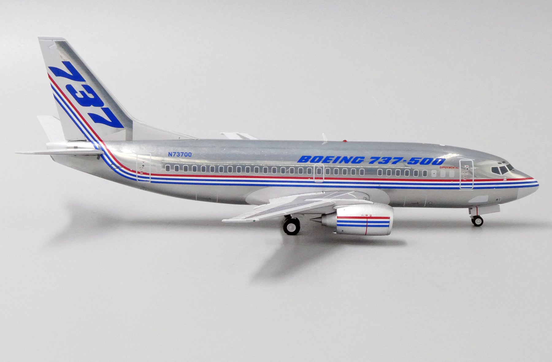 1:200 JC Wings Boeing House Colors 737-500 N73700 LH2231 w/ Stand