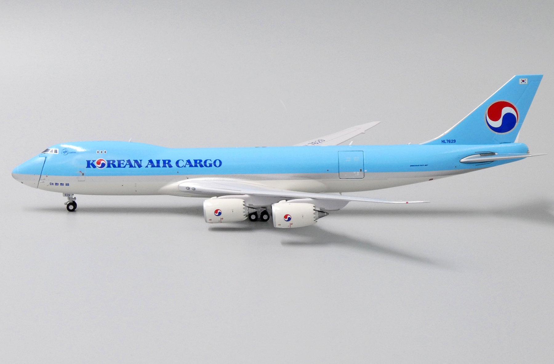 1:400 JC Wings Korean Air Cargo Boeing 747-8F HL7629 EW4748006