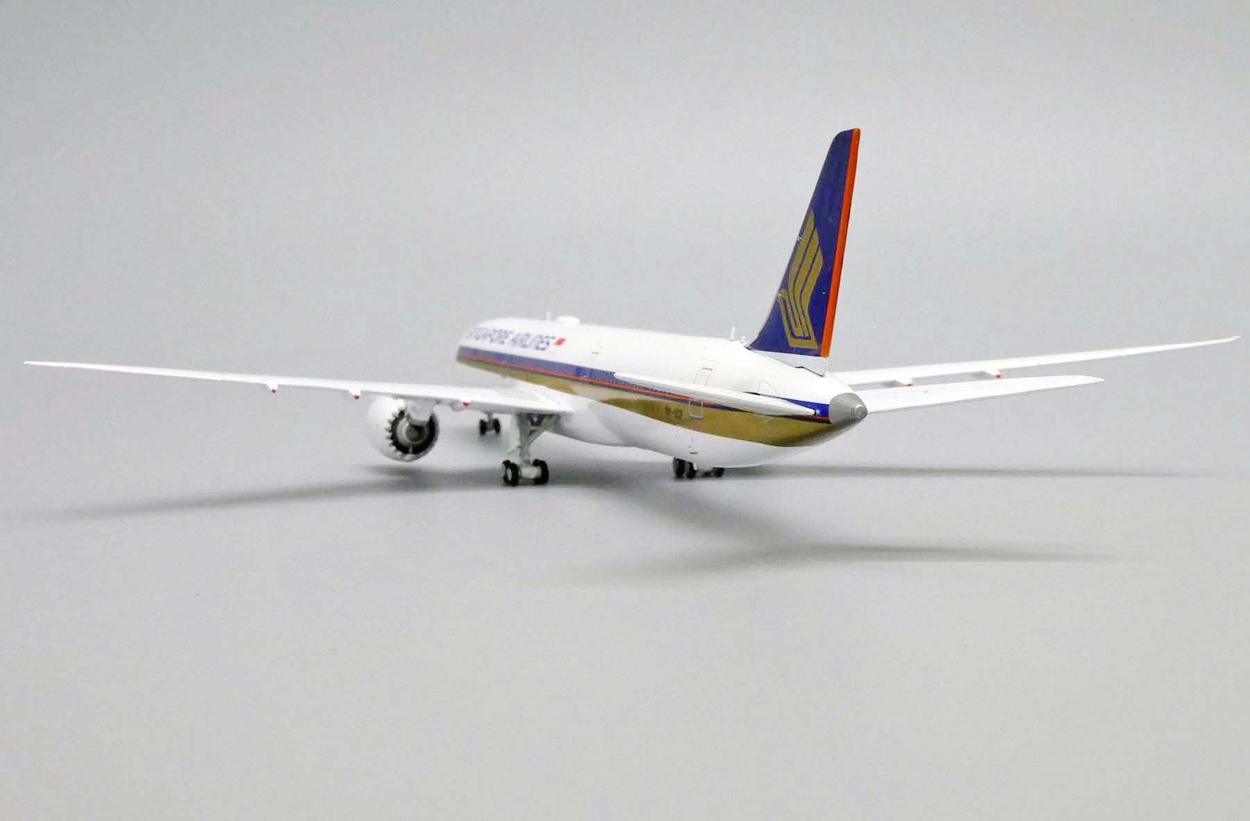 1:400 JC Wings Singapore Airlines Boeing 787-10 