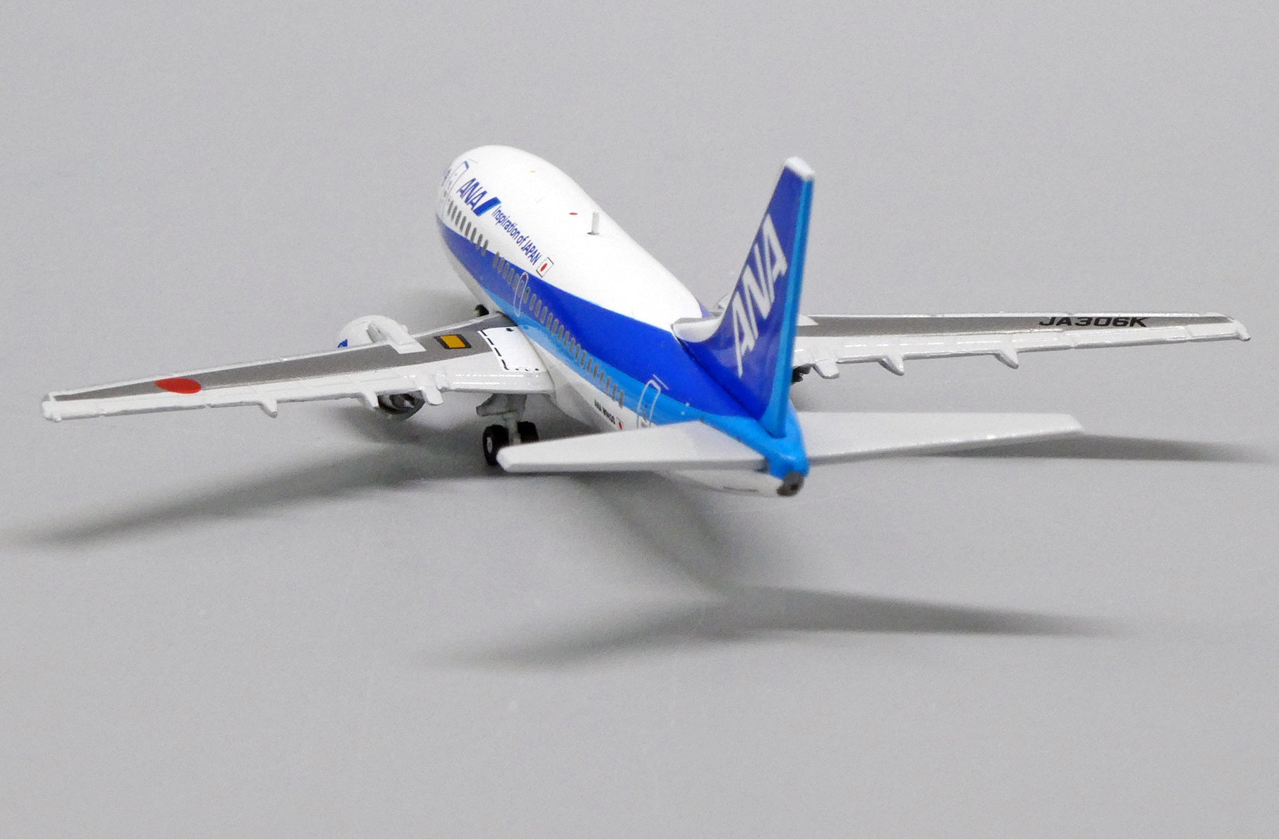 1:400 JC Wings ANA Wings Boeing 737-500 