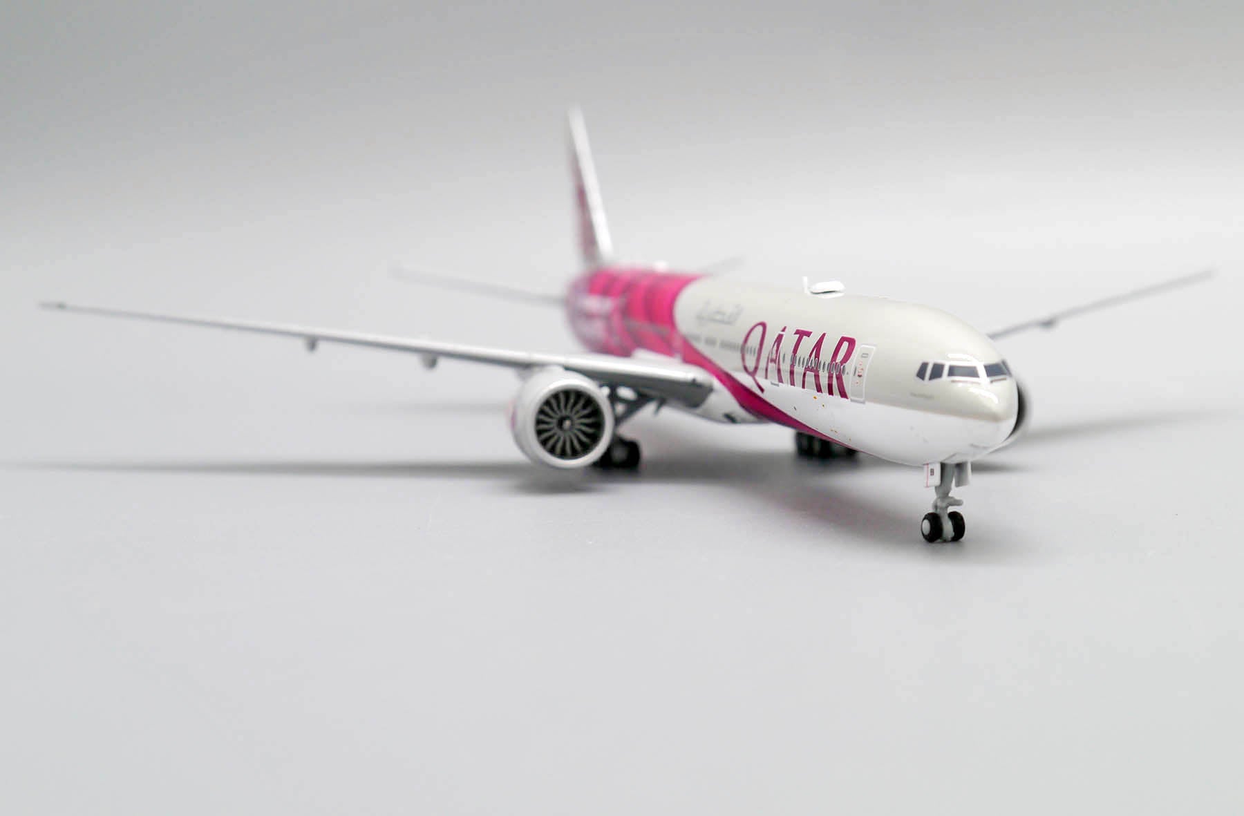 1:400 JC Wings Qatar Airways Boeing 777-300ER 