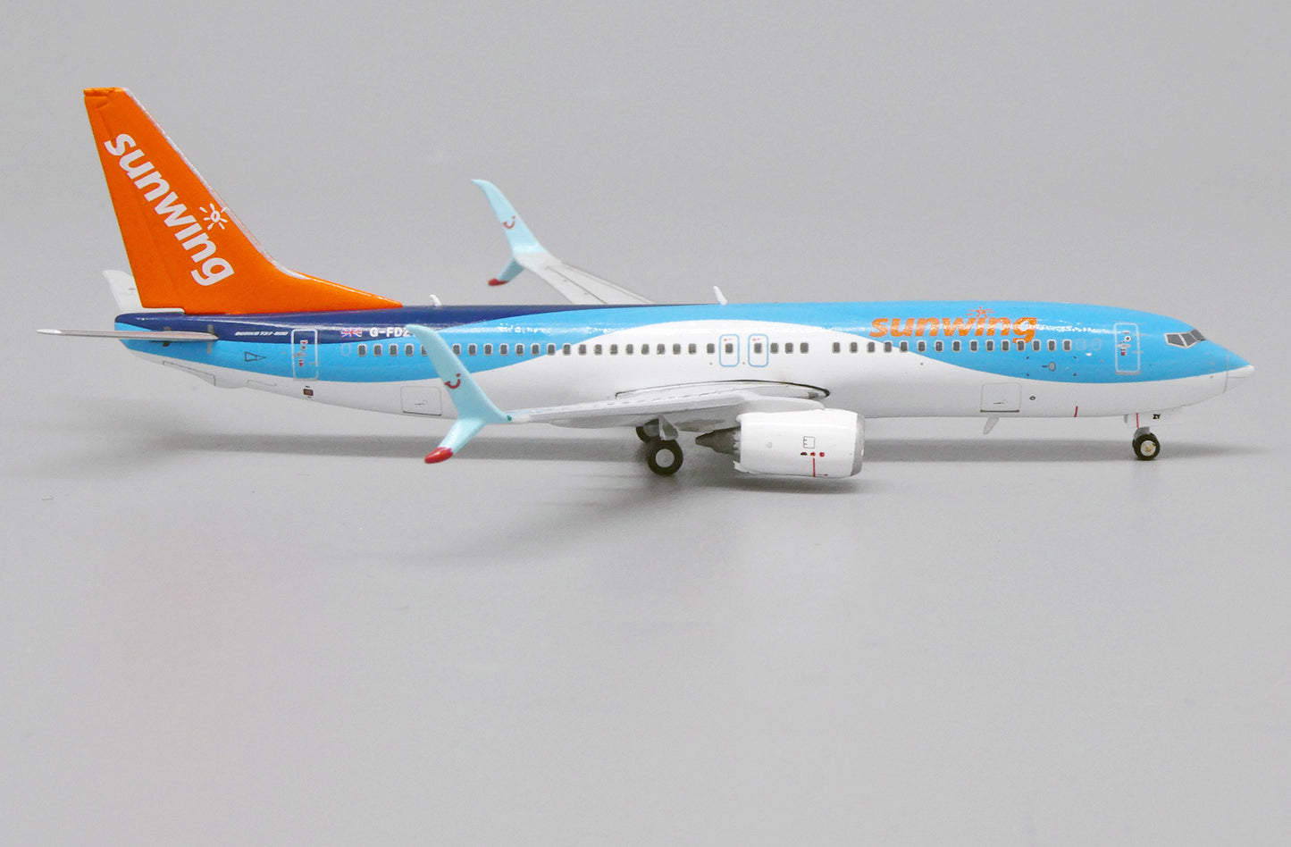 1:400 JC Wings Sunwing Airlines Boeing 737-800 "TUI Hybrid" G-FDZY LH4204