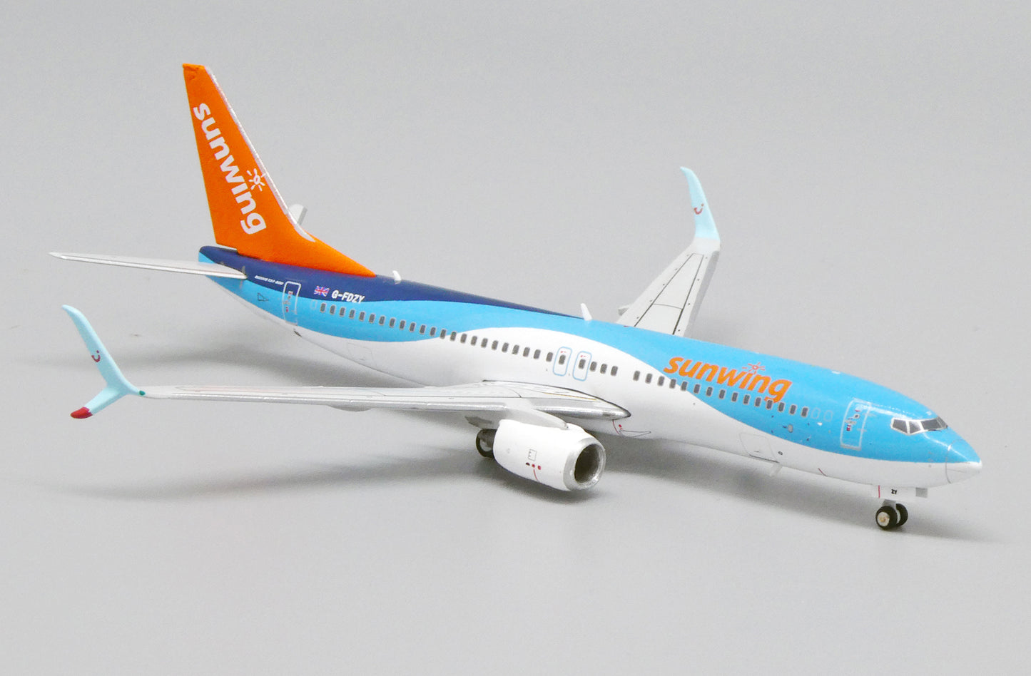 1:400 JC Wings Sunwing Airlines Boeing 737-800 "TUI Hybrid" G-FDZY LH4204