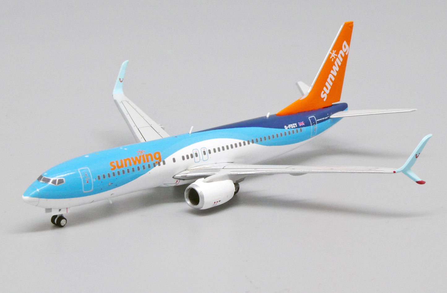 1:400 JC Wings Sunwing Airlines Boeing 737-800 "TUI Hybrid" G-FDZY LH4204