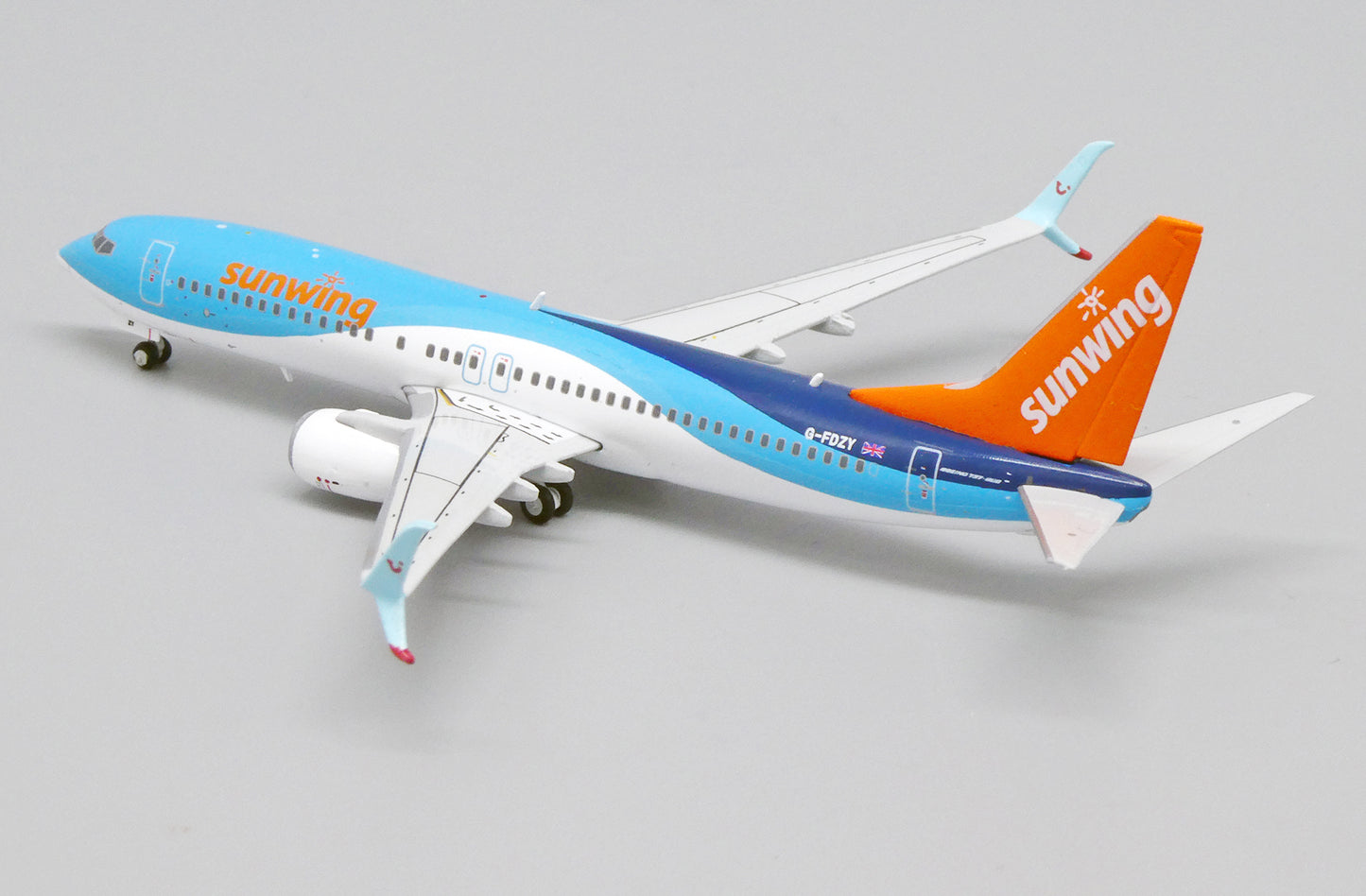 1:400 JC Wings Sunwing Airlines Boeing 737-800 "TUI Hybrid" G-FDZY LH4204