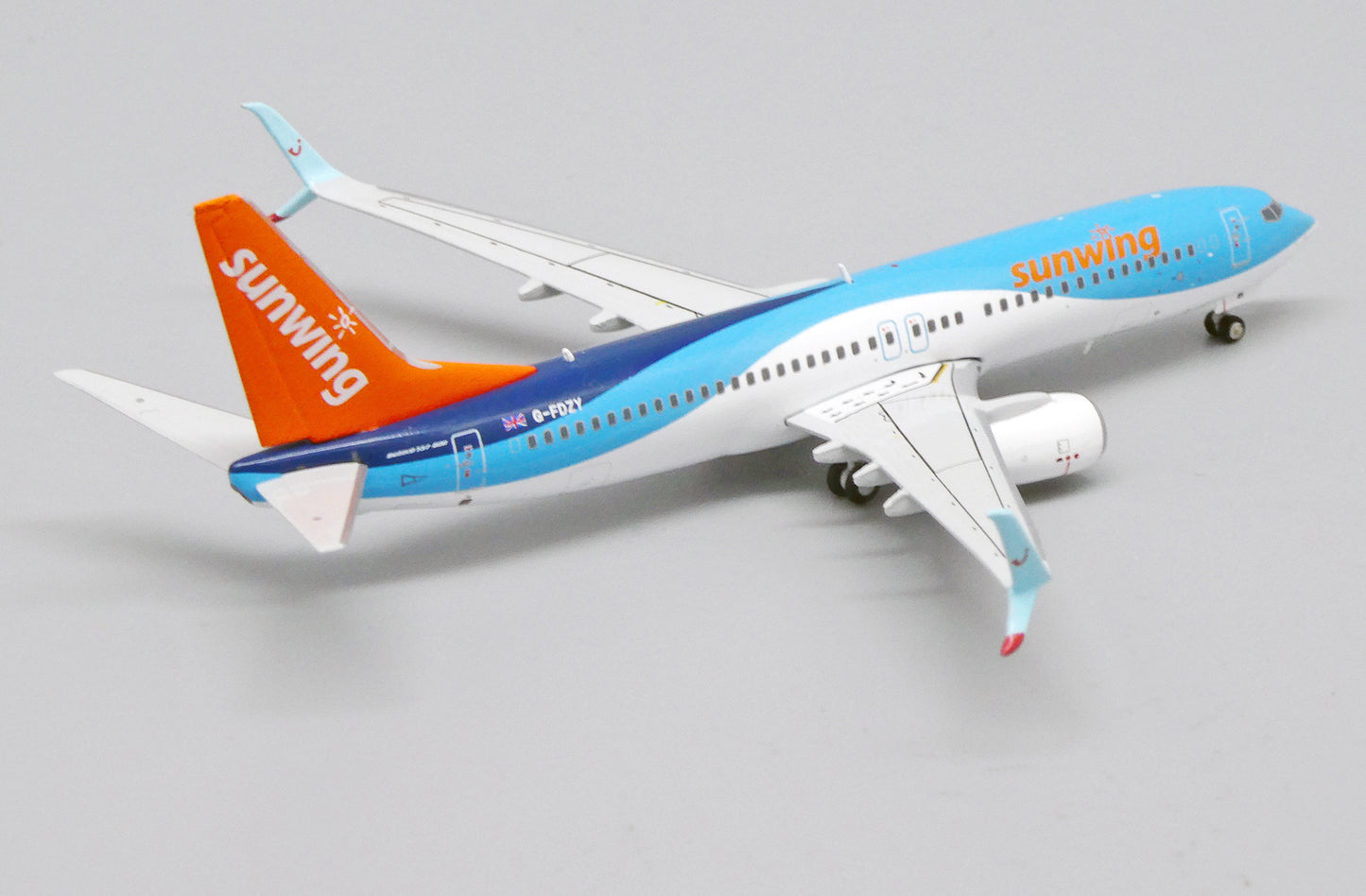 1:400 JC Wings Sunwing Airlines Boeing 737-800 "TUI Hybrid" G-FDZY LH4204