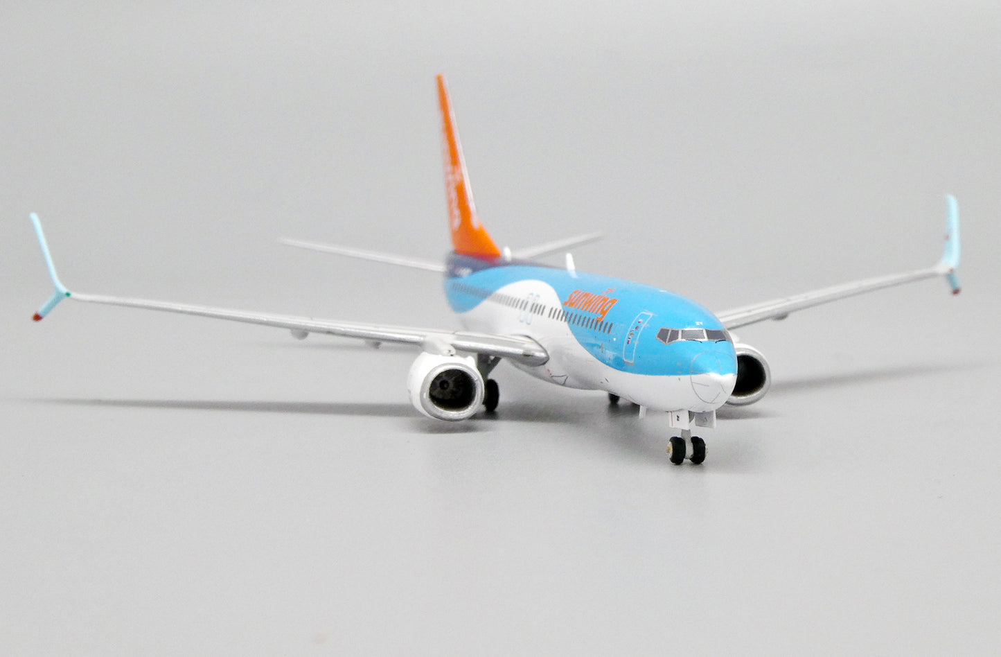 1:400 JC Wings Sunwing Airlines Boeing 737-800 "TUI Hybrid" G-FDZY LH4204