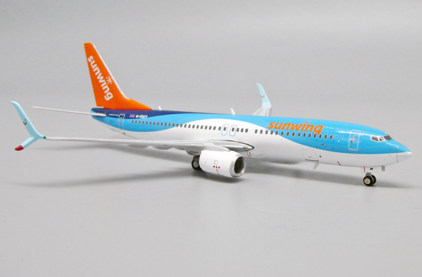 1:400 JC Wings Sunwing Airlines Boeing 737-800 "TUI Hybrid" G-FDZY LH4204