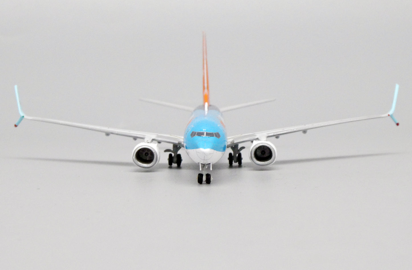 1:400 JC Wings Sunwing Airlines Boeing 737-800 "TUI Hybrid" G-FDZY LH4204