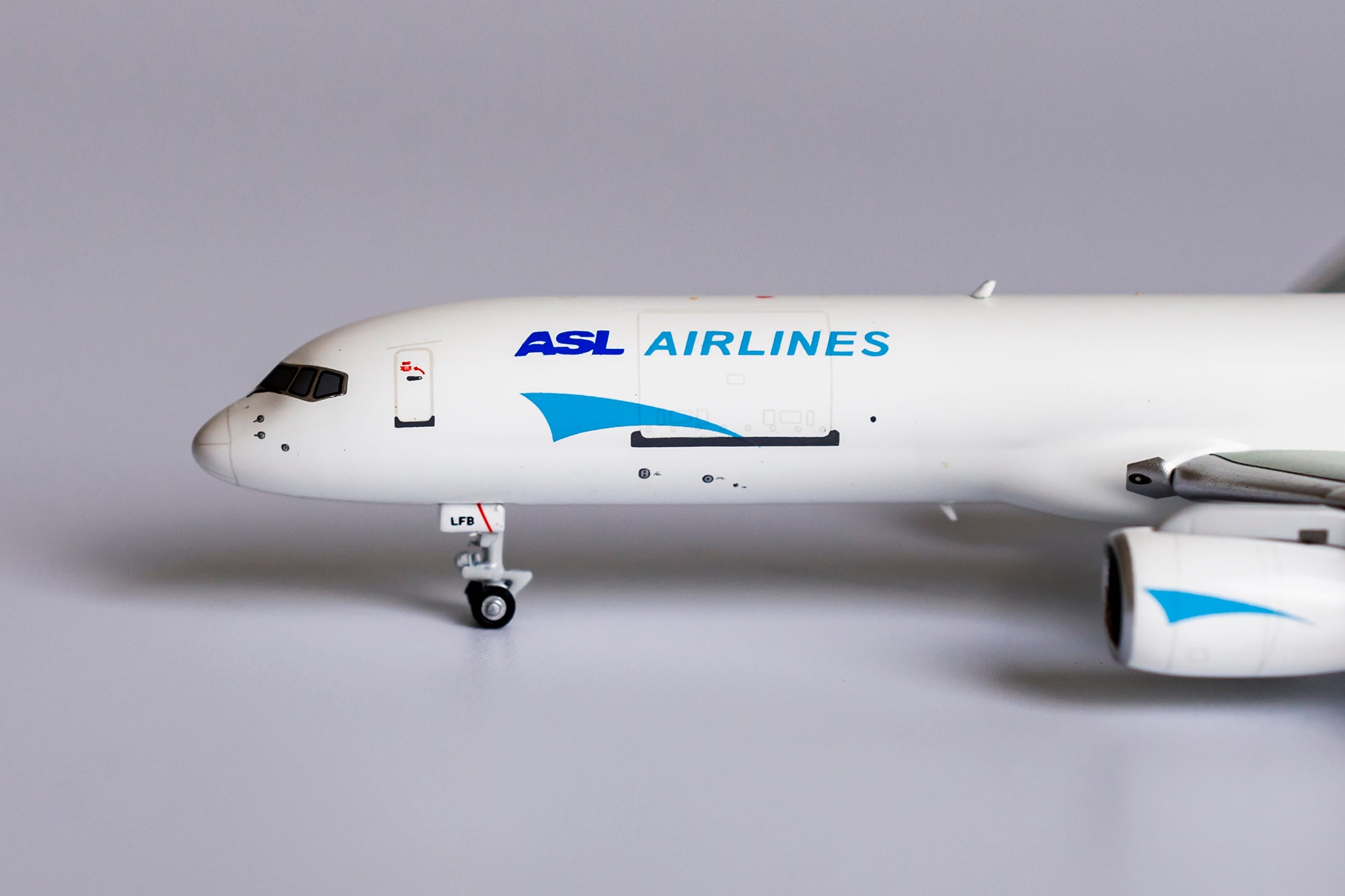 1:400 NG Models ASL Airlines Boeing 757-200 OE-LFB NG53172