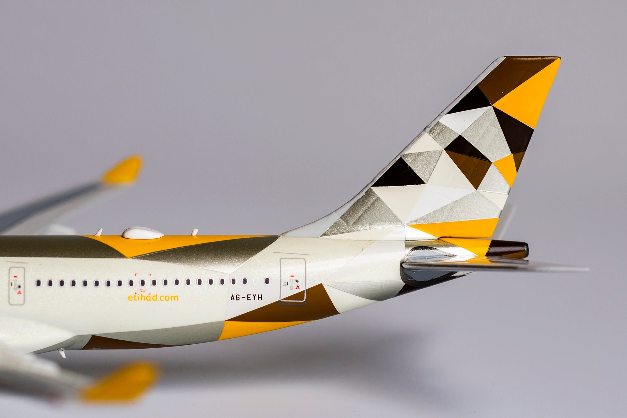 1:400 NG Models Etihad Airways Airbus A330-200 A6-EYH