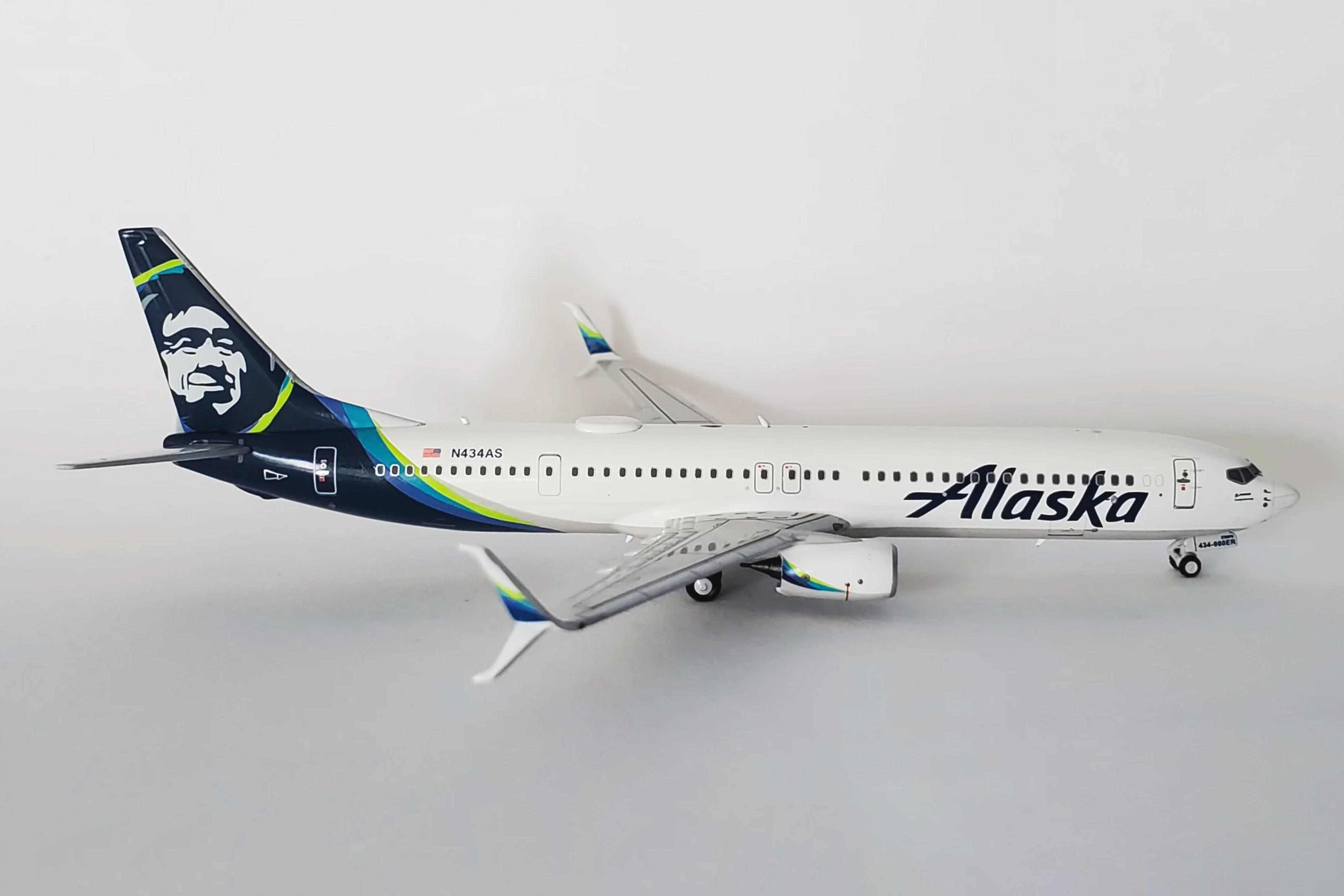1:400 NG Models Alaska Airlines 737-900ER 