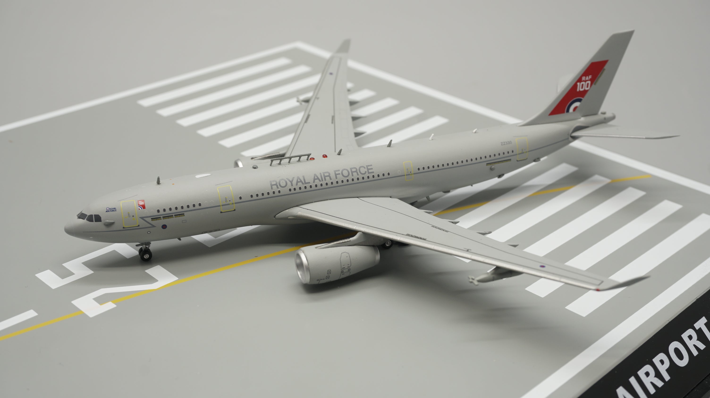 1:400 Aviation400 Royal Air Force Airbus A330-243MRTT (KC-2) ZZ330  AV4MRTT005