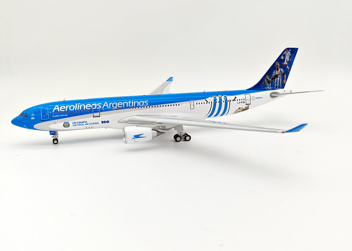 B-Models B-332-AR-WC 1:200 Aerolineas Argentinas Airbus A330-202