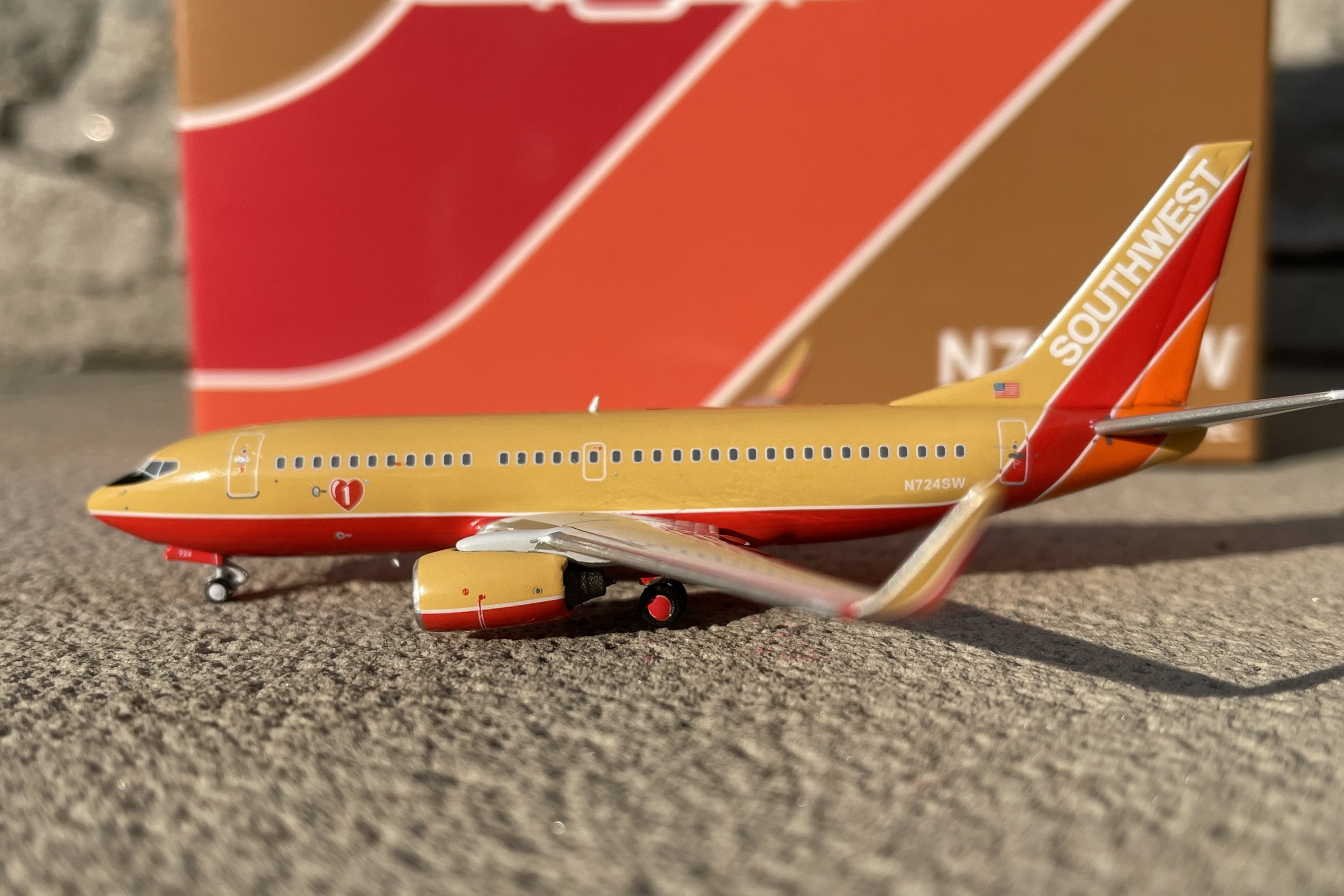 1:400 Panda Models Southwest Airlines Boeing 737-700 