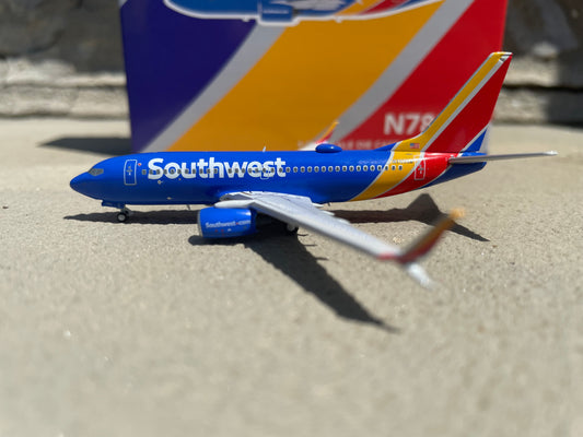 1:400 Panda Models Southwest Airlines Boeing 737-700 "Split Scimitars" Heart Livery N7855A Release