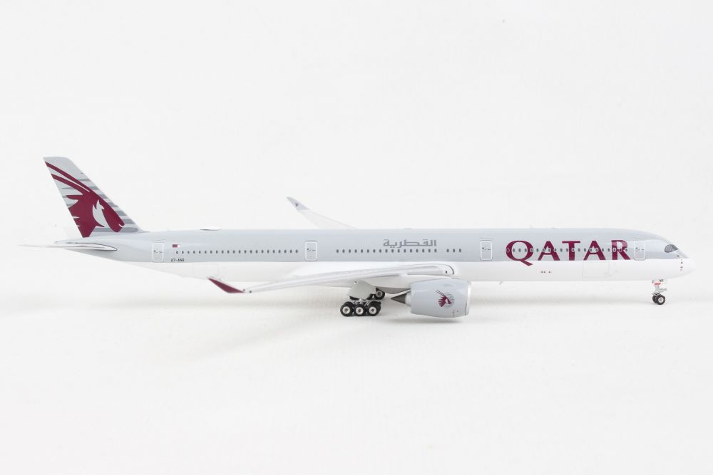 2023新春福袋 Qatar Report: Qatar Models Airways 350-1000 A7-ANR 1