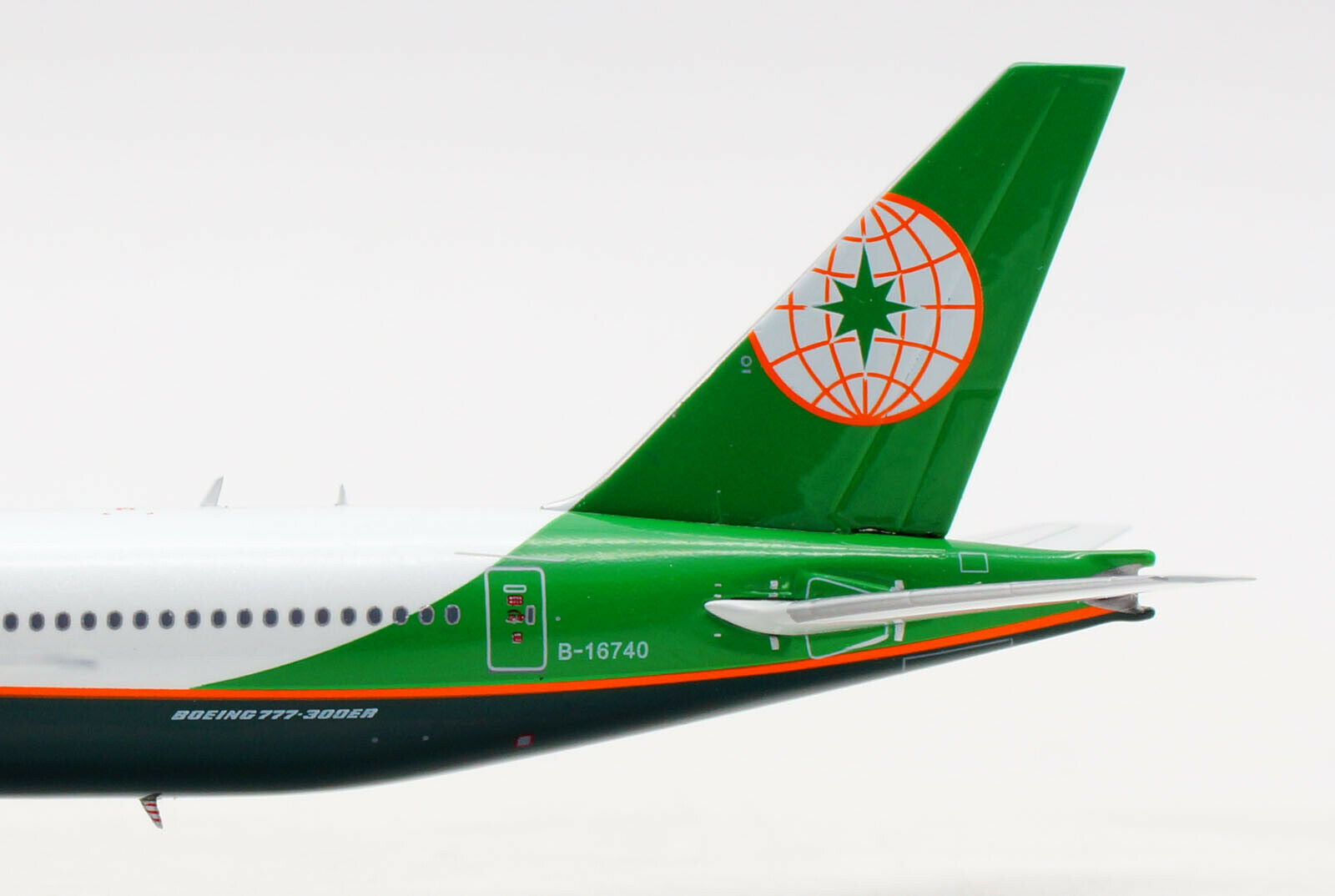 1:400 Aviation400 Eva Air Boeing 777-300ER B-16740 ALB4EVA740 – RM 